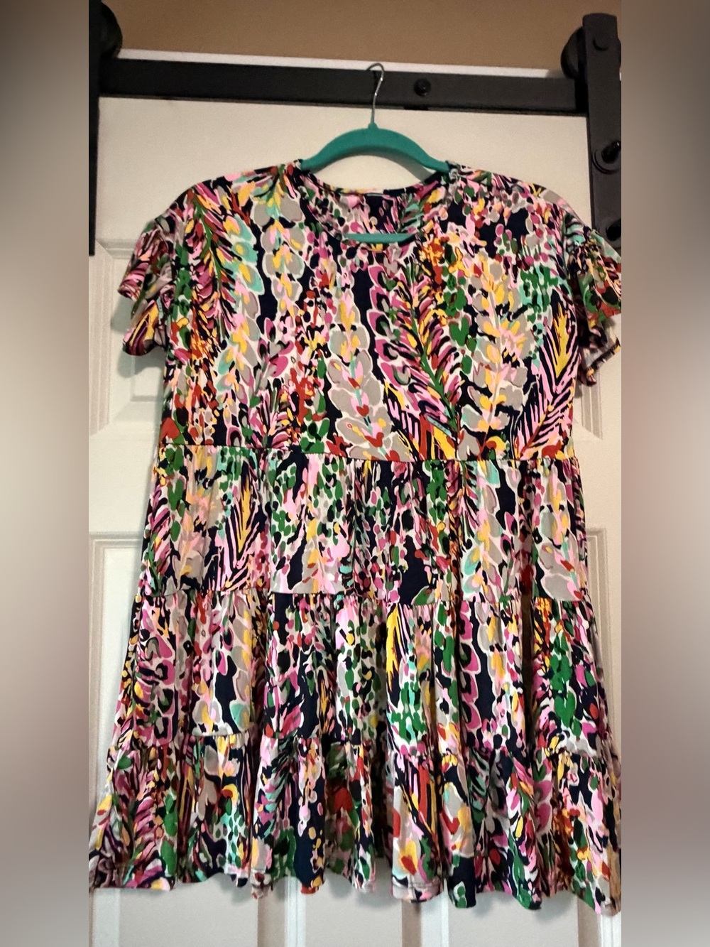 Womenโs Multi-Color Floral Print Tiered Tunic Top